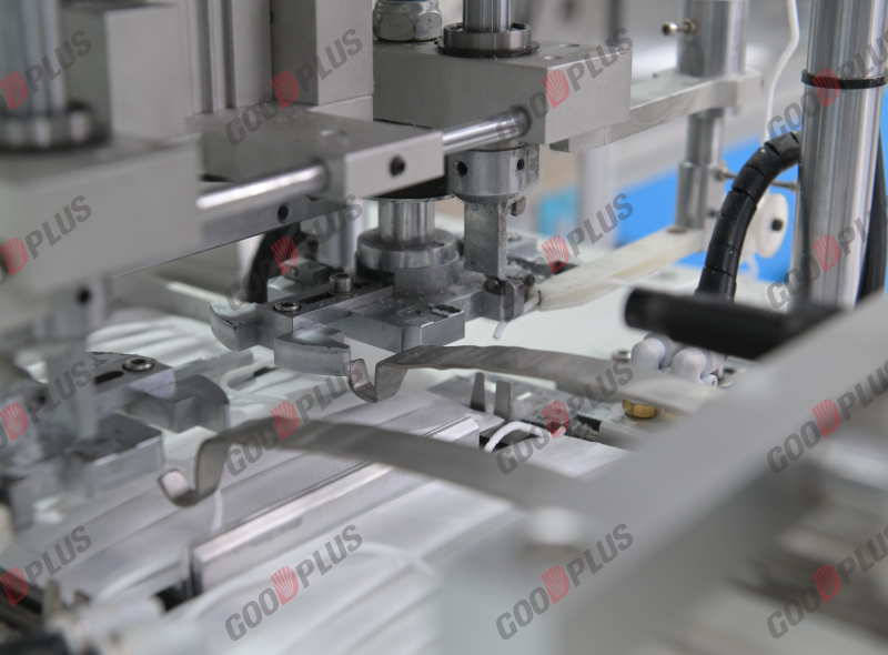 Full Automatic Surgical Mask Making Machine With inner ear loop fix machine